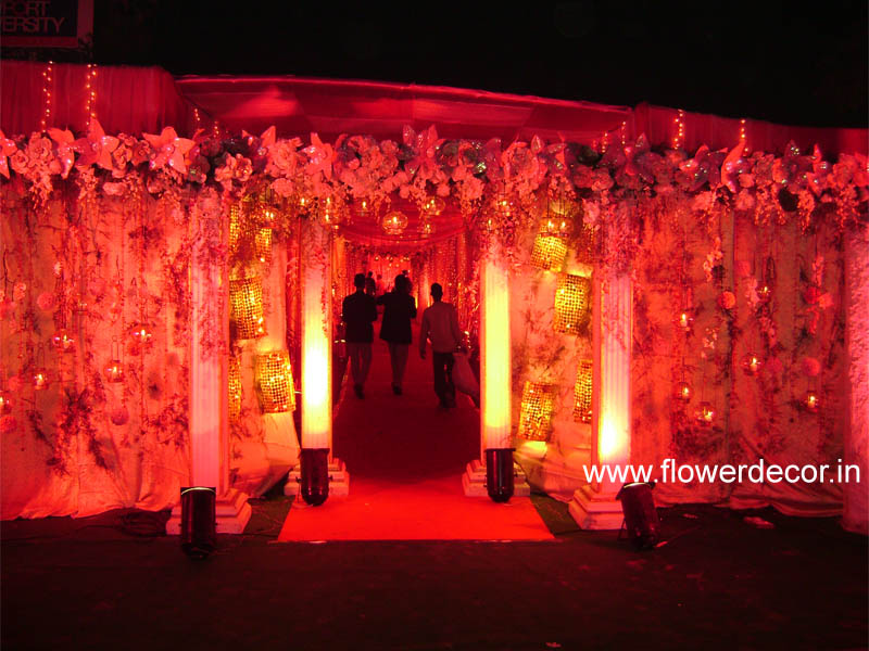 lanterns and dry flowers entrance